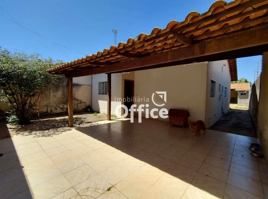 Foto 3 de Casa com 3 quartos à venda, 300m2 em Anapolis - GO