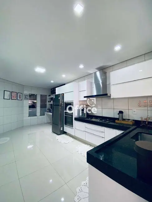 Casa com 3 quartos à venda, 300m2 em Parque Brasília 2ª Etapa, Anapolis - GO - imagem 9 Foto 9 de Casa com 3 quartos à venda, 300m2 em Parque Brasília 2ª Etapa, Anapolis - GO