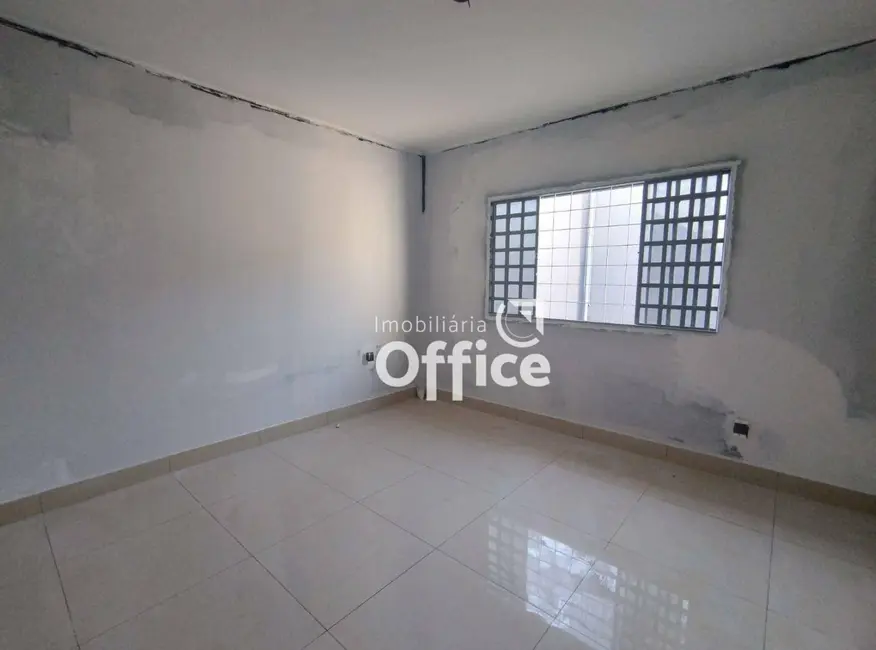 Foto 6 de Casa com 3 quartos à venda, 360m2 em Jardim Petrópolis, Anapolis - GO