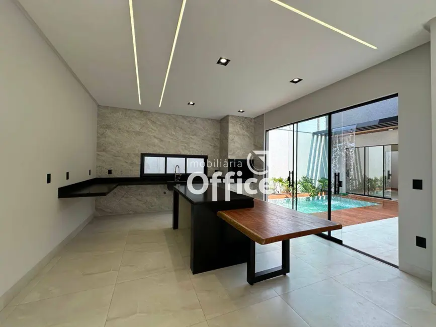 Casa com 3 quartos à venda, 300m2 em Parque Brasília 2ª Etapa, Anapolis - GO - imagem 8 Foto 8 de Casa com 3 quartos à venda, 300m2 em Parque Brasília 2ª Etapa, Anapolis - GO