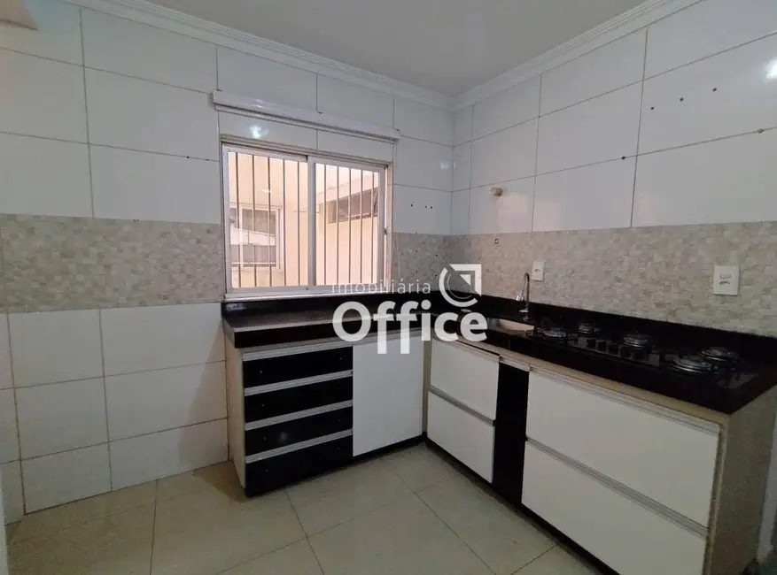 Foto 2 de Apartamento com 3 quartos à venda, 73m2 em Vila Santa Maria de Nazareth, Anapolis - GO
