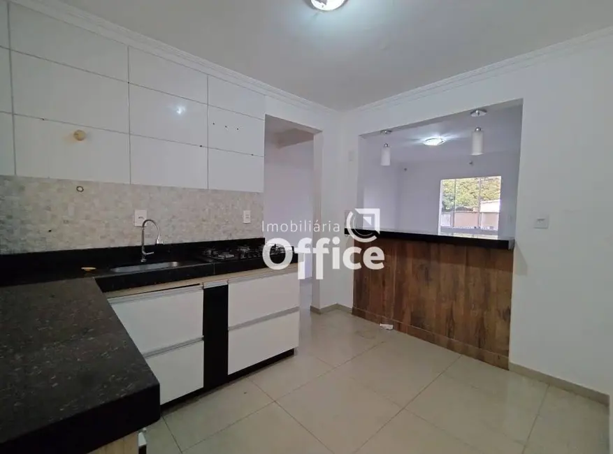 Foto 3 de Apartamento com 3 quartos à venda, 73m2 em Vila Santa Maria de Nazareth, Anapolis - GO