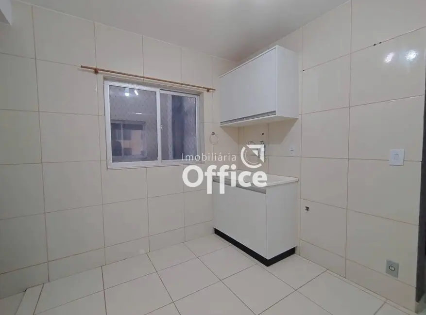 Foto 3 de Apartamento com 3 quartos à venda, 73m2 em Vila Santa Maria de Nazareth, Anapolis - GO