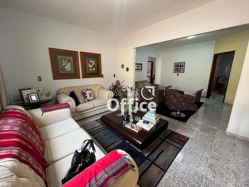 Foto 7 de Casa com 3 quartos à venda, 398m2 em Anápolis City, Anapolis - GO