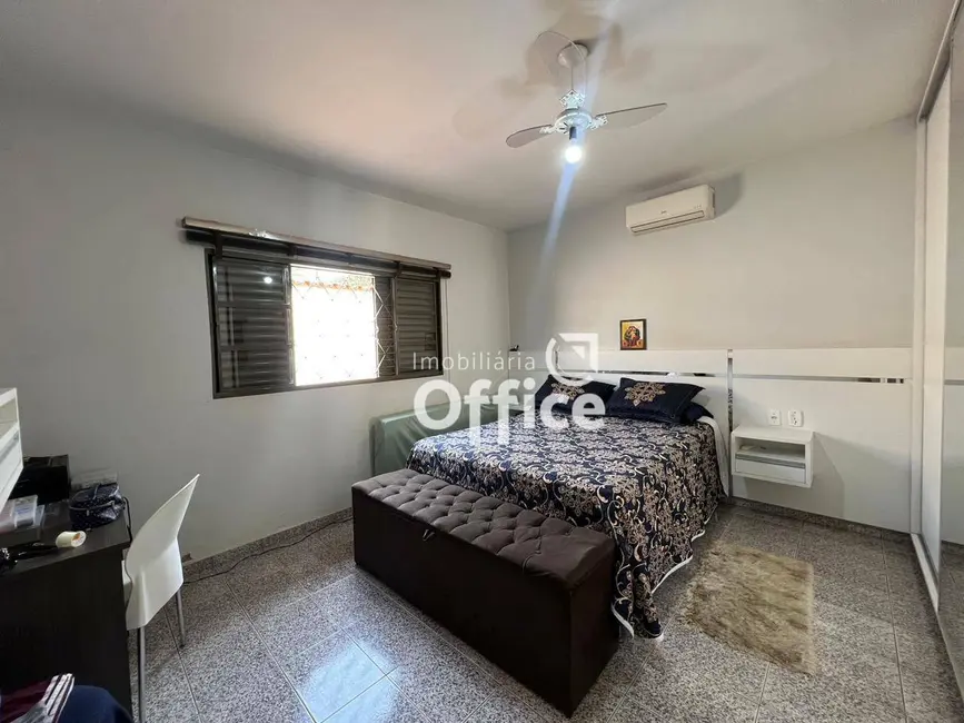 Foto 9 de Casa com 3 quartos à venda, 398m2 em Anápolis City, Anapolis - GO
