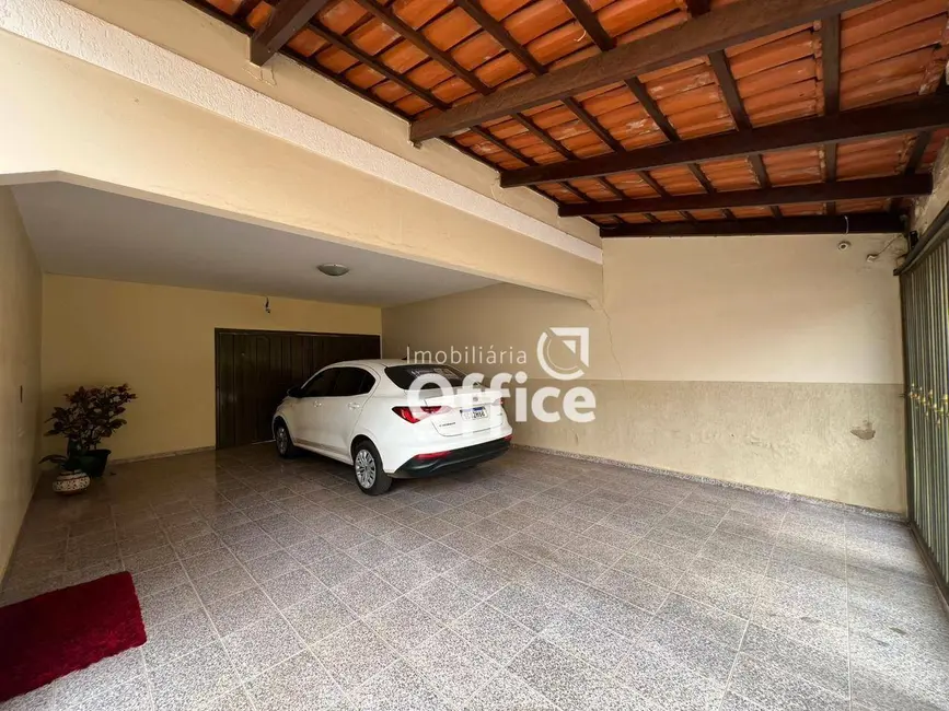 Foto 3 de Casa com 3 quartos à venda, 398m2 em Anápolis City, Anapolis - GO