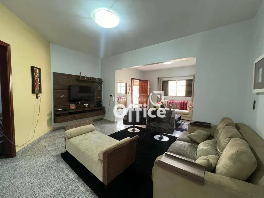 Foto 5 de Casa com 3 quartos à venda, 398m2 em Anápolis City, Anapolis - GO