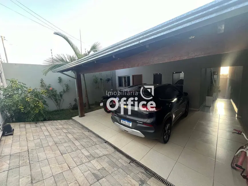 Foto 2 de Casa com 3 quartos à venda, 200m2 em Residencial Florença, Anapolis - GO