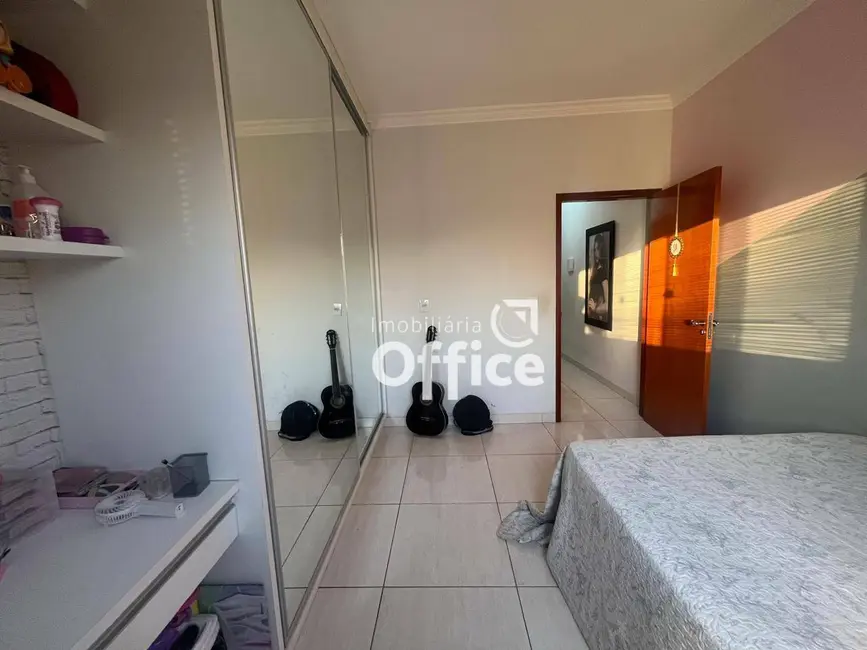 Foto 7 de Casa com 3 quartos à venda, 200m2 em Residencial Florença, Anapolis - GO