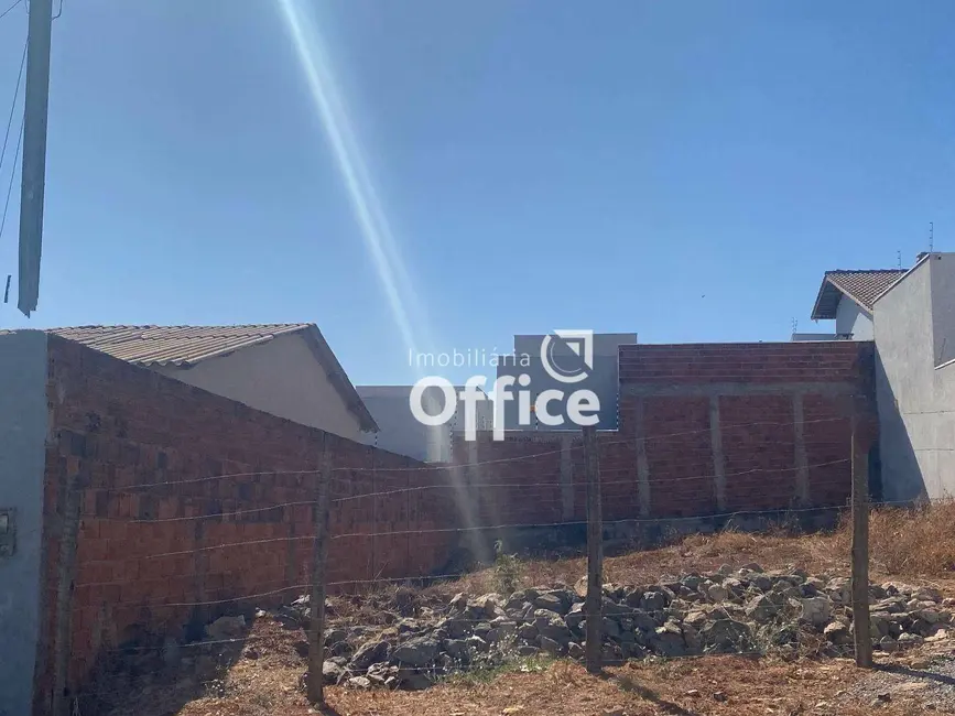 Foto 2 de Terreno / Lote à venda, 200m2 em Jardim Itália, Anapolis - GO