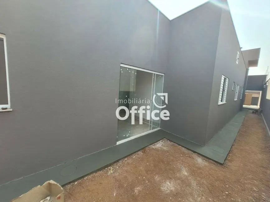 Foto 2 de Casa com 3 quartos à venda, 180m2 em Residencial Jardins do Lago, Anapolis - GO
