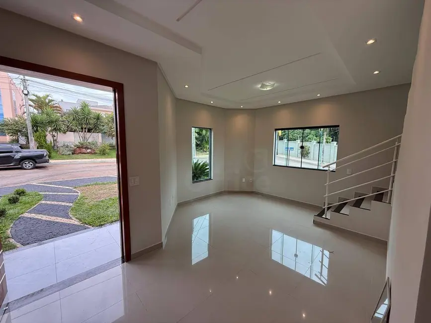 Sobrado com 3 quartos à venda, 443m2 em Condomínio Vale dos Pássaros, Anapolis - GO - imagem 3 Foto 3 de Sobrado com 3 quartos à venda, 443m2 em Condomínio Vale dos Pássaros, Anapolis - GO