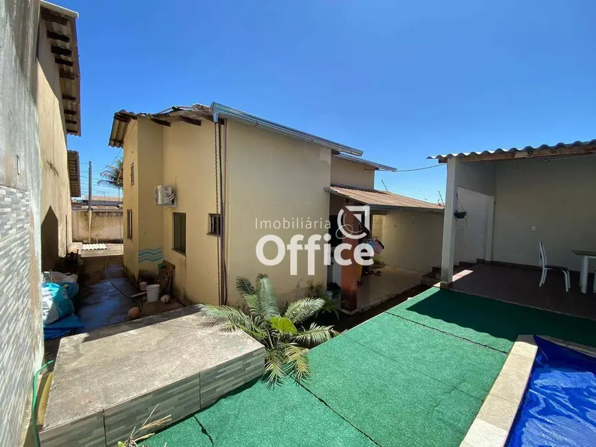 Casa com 3 quartos à venda, 300m2 em Vila Norte, Anapolis - GO - imagem 2 Foto 2 de Casa com 3 quartos à venda, 300m2 em Vila Norte, Anapolis - GO