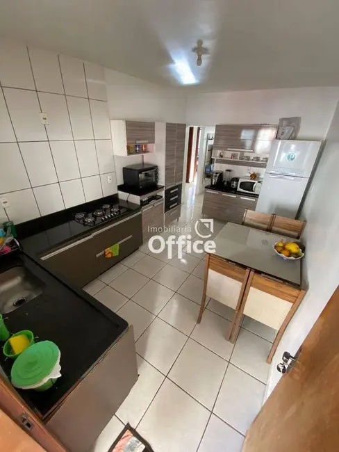 Casa com 3 quartos à venda, 300m2 em Vila Norte, Anapolis - GO - imagem 4 Foto 4 de Casa com 3 quartos à venda, 300m2 em Vila Norte, Anapolis - GO