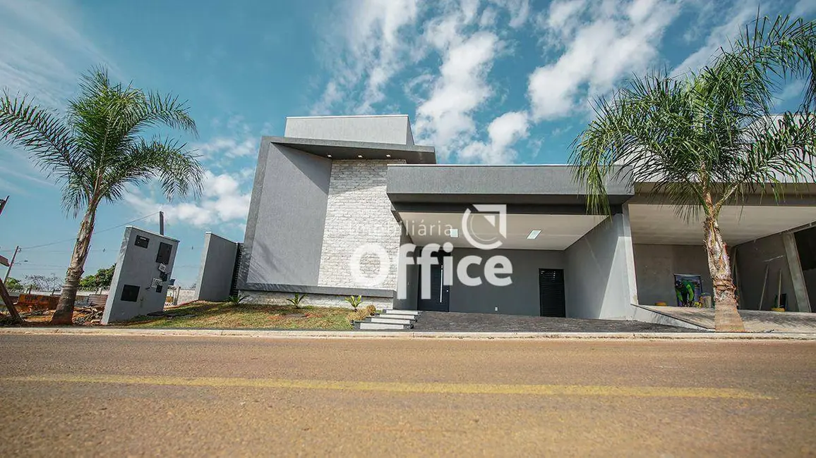 Foto 2 de Casa com 3 quartos à venda, 360m2 em Anapolis - GO