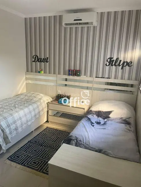 Casa com 3 quartos à venda, 595m2 em Anapolis - GO - imagem 5 Foto 5 de Casa com 3 quartos à venda, 595m2 em Anapolis - GO