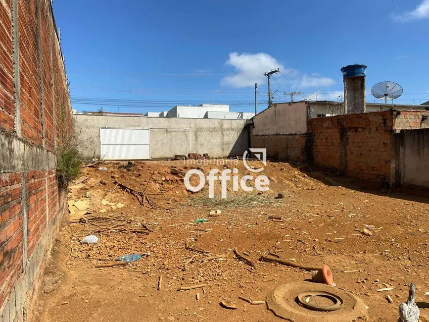 Foto 2 de Terreno / Lote à venda, 300m2 em Parque Brasília 2ª Etapa, Anapolis - GO
