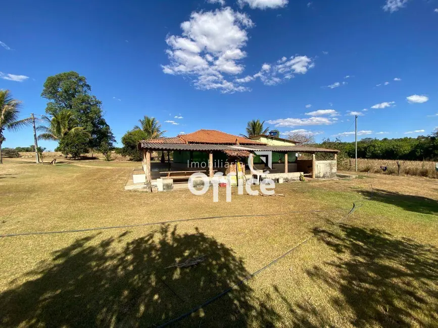 Foto 1 de Chácara com 2 quartos à venda, 338800m2 em  - GO
