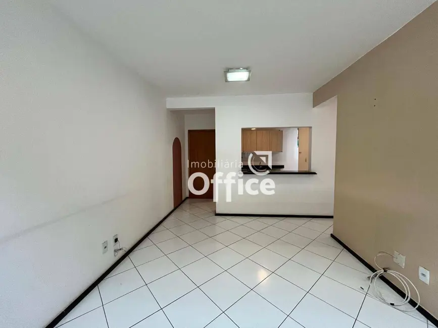 Foto 2 de Apartamento com 3 quartos à venda, 77m2 em Vila Jaiara, Anapolis - GO