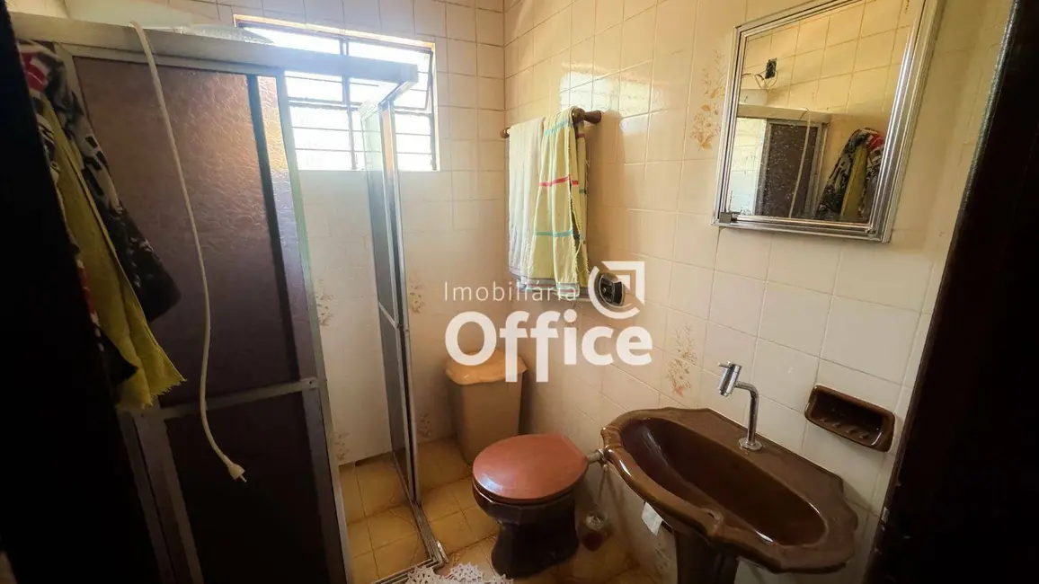 Foto 9 de Casa com 3 quartos à venda, 400m2 em Bandeiras, Anapolis - GO