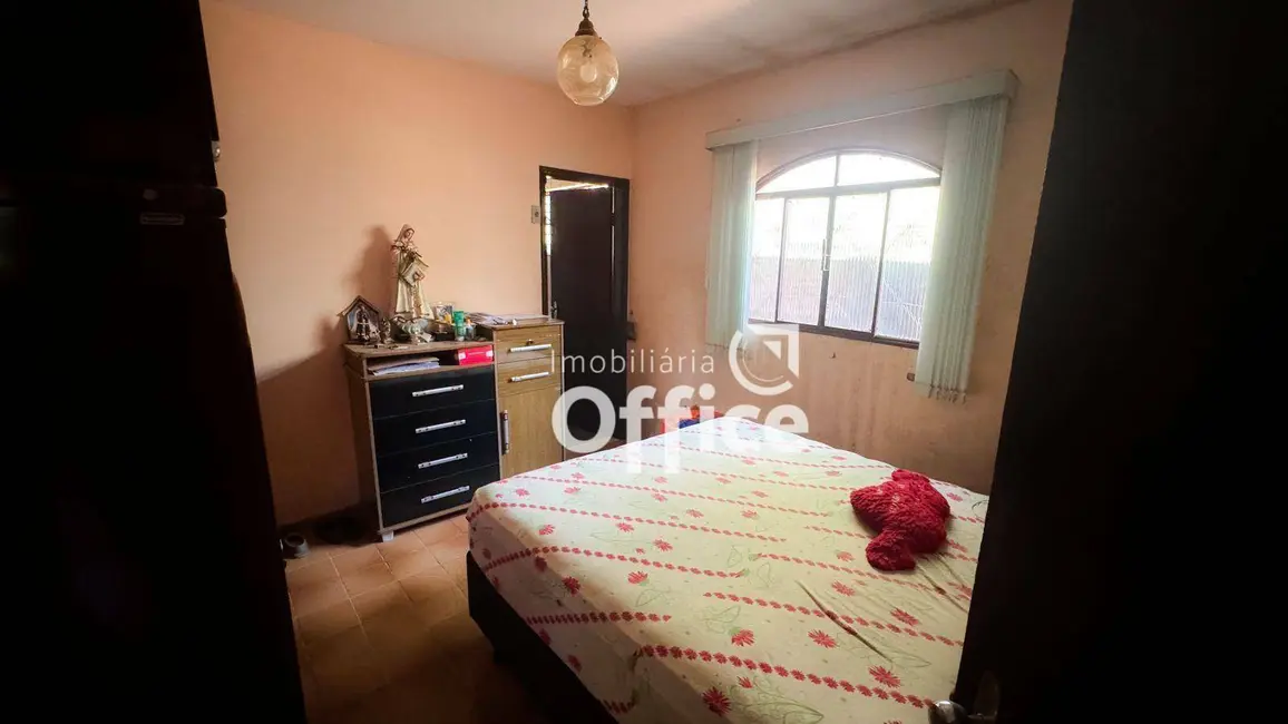 Foto 7 de Casa com 3 quartos à venda, 400m2 em Bandeiras, Anapolis - GO