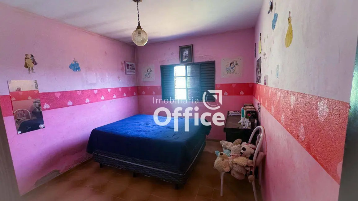 Foto 6 de Casa com 3 quartos à venda, 400m2 em Bandeiras, Anapolis - GO