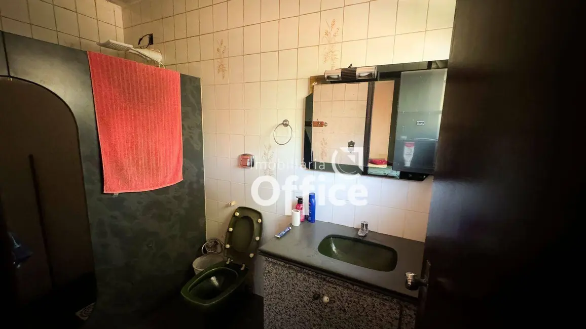 Foto 8 de Casa com 3 quartos à venda, 400m2 em Bandeiras, Anapolis - GO