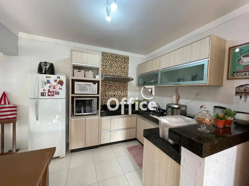 Foto 1 de Apartamento com 3 quartos à venda, 79m2 em Chácaras Colorado, Anapolis - GO