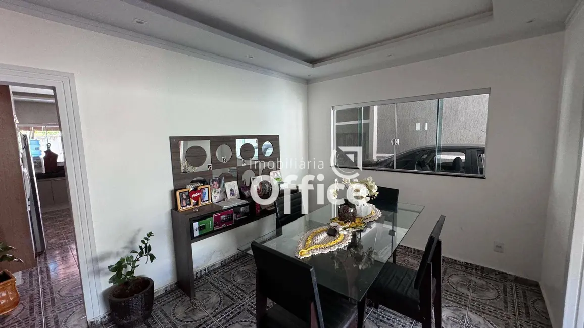 Casa com 3 quartos à venda, 300m2 em Las Palmas, Anapolis - GO - imagem 5 Foto 5 de Casa com 3 quartos à venda, 300m2 em Las Palmas, Anapolis - GO