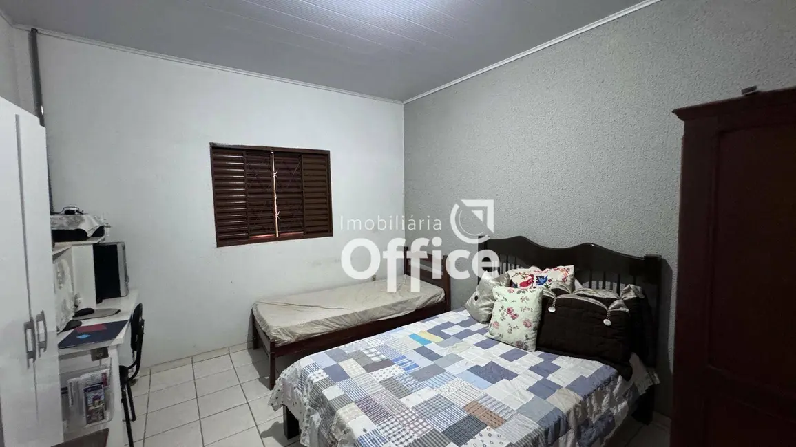 Foto 8 de Casa com 2 quartos à venda, 367m2 em Vila Jaiara, Anapolis - GO