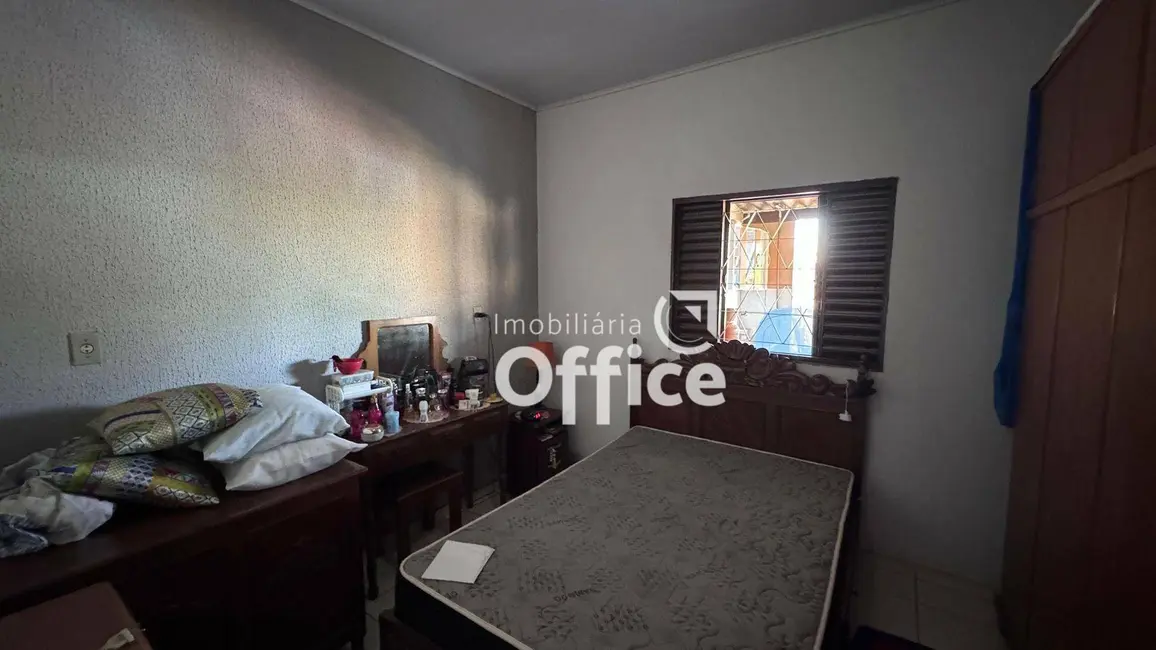 Foto 6 de Casa com 2 quartos à venda, 367m2 em Vila Jaiara, Anapolis - GO
