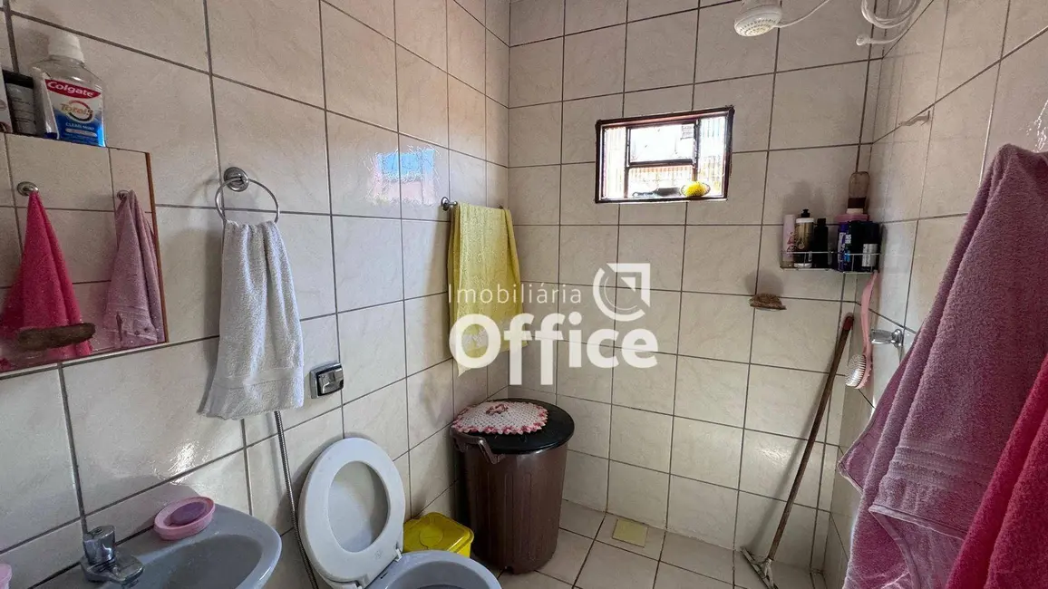 Foto 9 de Casa com 2 quartos à venda, 367m2 em Vila Jaiara, Anapolis - GO