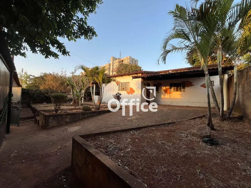 Foto 2 de Casa com 2 quartos à venda, 250m2 em Vila Góis, Anapolis - GO