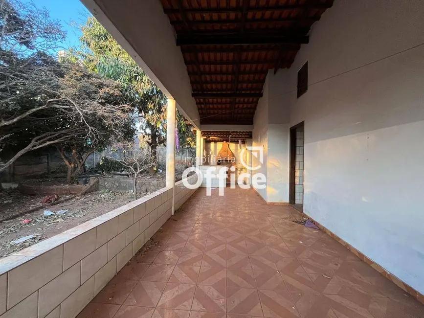 Foto 3 de Casa com 2 quartos à venda, 250m2 em Vila Góis, Anapolis - GO