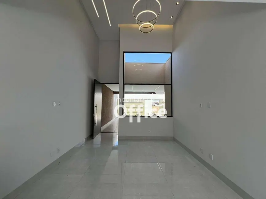 Casa com 3 quartos à venda, 200m2 em Residencial Veneza, Anapolis - GO - imagem 5 Foto 5 de Casa com 3 quartos à venda, 200m2 em Residencial Veneza, Anapolis - GO
