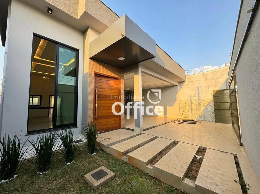 Casa com 3 quartos à venda, 200m2 em Residencial Tangará, Anapolis - GO - imagem 1 Foto 1 de Casa com 3 quartos à venda, 200m2 em Residencial Tangará, Anapolis - GO