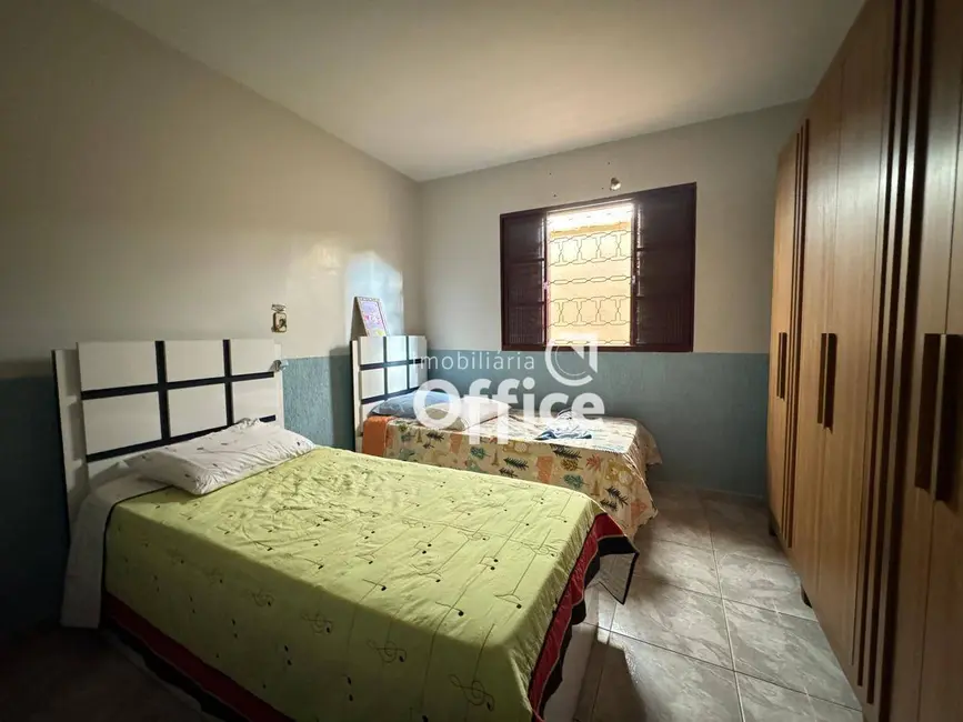 Casa com 3 quartos à venda, 360m2 em Batista, Anapolis - GO - imagem 8 Foto 8 de Casa com 3 quartos à venda, 360m2 em Batista, Anapolis - GO