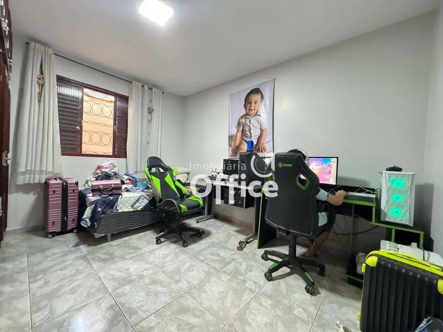 Casa com 3 quartos à venda, 360m2 em Batista, Anapolis - GO - imagem 9 Foto 9 de Casa com 3 quartos à venda, 360m2 em Batista, Anapolis - GO
