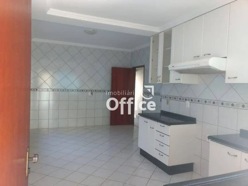 Foto 4 de Casa com 3 quartos à venda, 360m2 em Anápolis City, Anapolis - GO