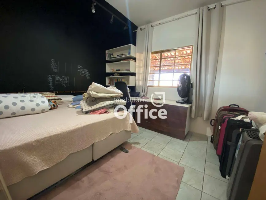 Casa com 3 quartos à venda, 300m2 em Alto da Bela Vista, Anapolis - GO - imagem 9 Foto 9 de Casa com 3 quartos à venda, 300m2 em Alto da Bela Vista, Anapolis - GO