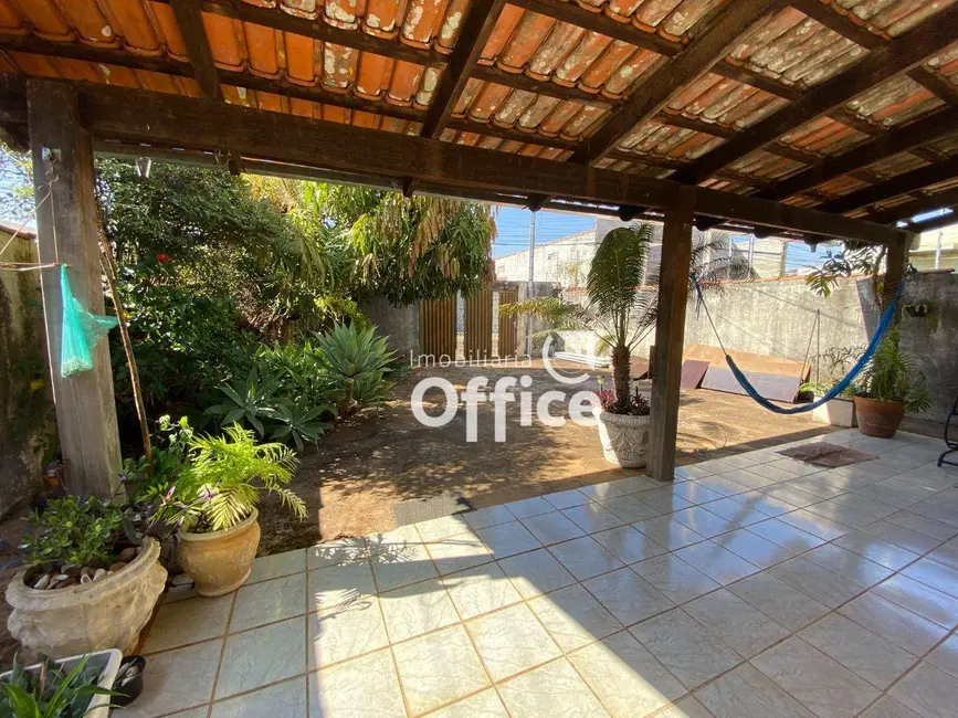 Casa com 3 quartos à venda, 300m2 em Alto da Bela Vista, Anapolis - GO - imagem 3 Foto 3 de Casa com 3 quartos à venda, 300m2 em Alto da Bela Vista, Anapolis - GO