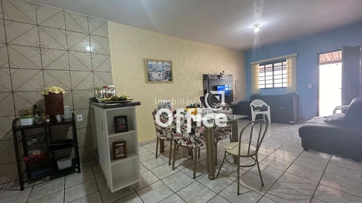 Casa com 2 quartos à venda, 260m2 em Anapolis - GO - imagem 3 Foto 3 de Casa com 2 quartos à venda, 260m2 em Anapolis - GO