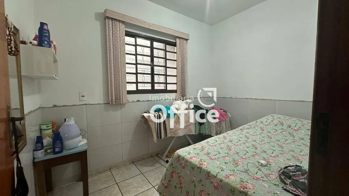 Casa com 2 quartos à venda, 260m2 em Anapolis - GO - imagem 6 Foto 6 de Casa com 2 quartos à venda, 260m2 em Anapolis - GO