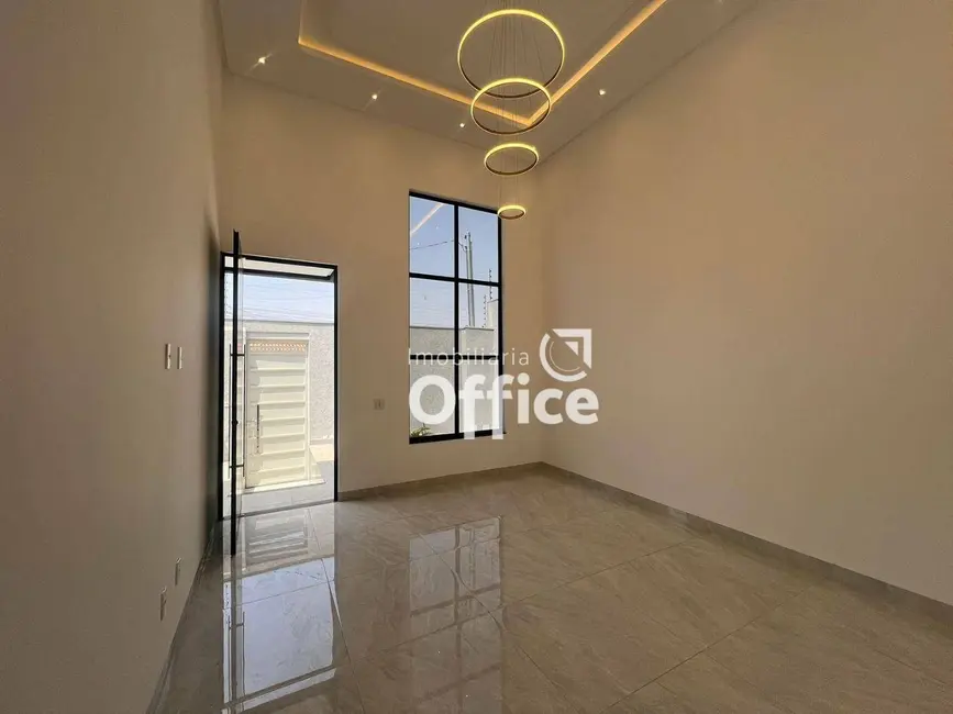 Casa com 3 quartos à venda, 323m2 em São Carlos, Anapolis - GO - imagem 3 Foto 3 de Casa com 3 quartos à venda, 323m2 em São Carlos, Anapolis - GO