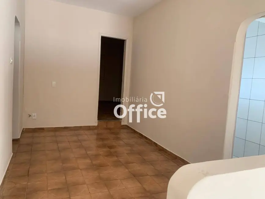 Casa com 3 quartos à venda, 426m2 em Setor Central, Anapolis - GO - imagem 5 Foto 5 de Casa com 3 quartos à venda, 426m2 em Setor Central, Anapolis - GO