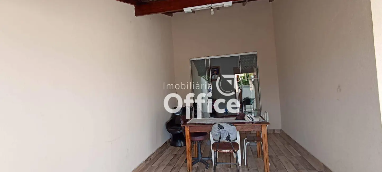 Foto 3 de Casa com 3 quartos à venda, 240m2 em Santo Antônio, Anapolis - GO