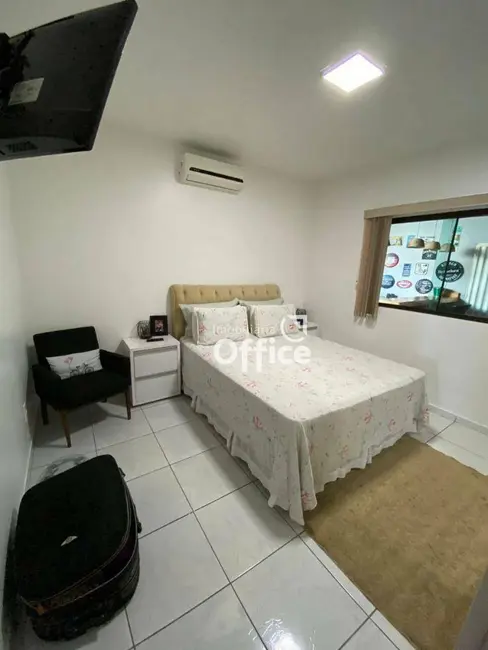 Casa com 3 quartos à venda, 255m2 em Anapolis - GO - imagem 9 Foto 9 de Casa com 3 quartos à venda, 255m2 em Anapolis - GO