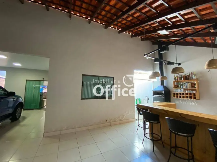 Foto 2 de Casa com 3 quartos à venda, 255m2 em Anapolis - GO