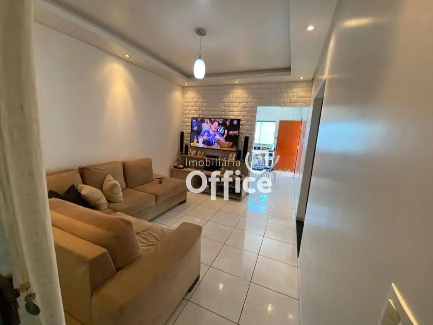 Foto 1 de Casa com 3 quartos à venda, 255m2 em Anapolis - GO