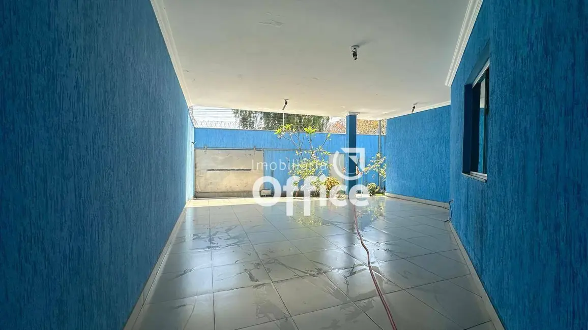 Foto 5 de Casa com 3 quartos à venda, 300m2 em Jardim Europa, Anapolis - GO